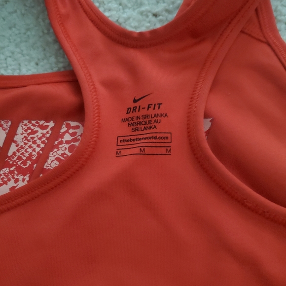 Nike Classic Sports Bra - Picture 5 of 8